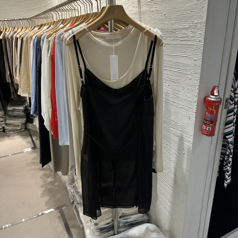 2BOTTLE/AUNNAR韓國直郵女裝新款推薦時尚人氣連衣裙鏤空2BOTTLE/AUNNAR連衣裙