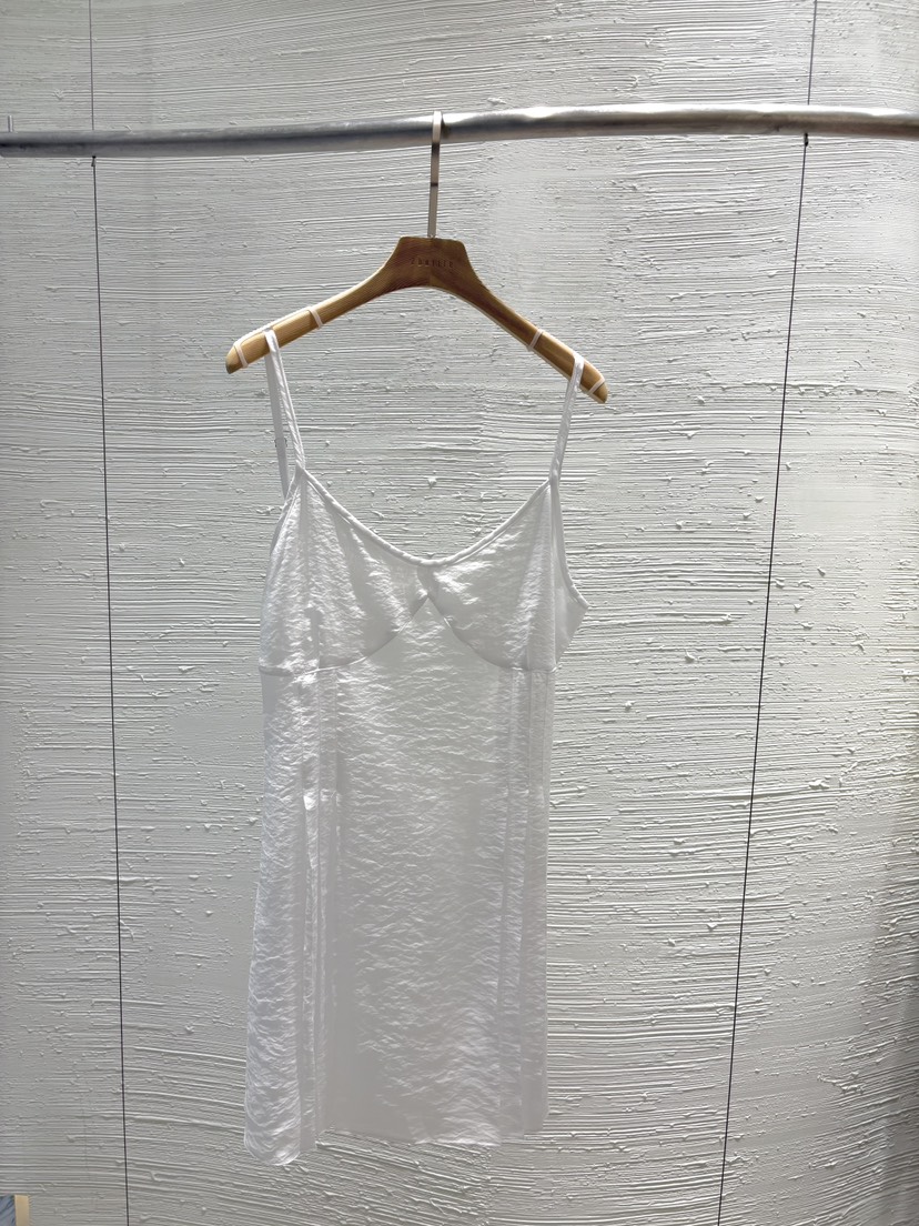 2BOTTLE/AUNNAR韓國直郵女裝新款推薦時尚人氣連衣裙鏤空2BOTTLE/AUNNAR連衣裙圖色1