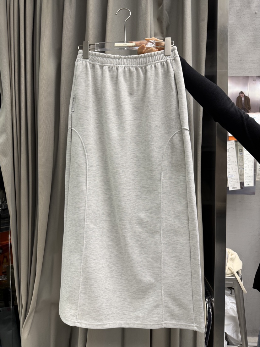 UOOV韓國代購女裝新款時尚人氣職業休閑熱賣26春夏推薦長裙UOOV長裙圖色1