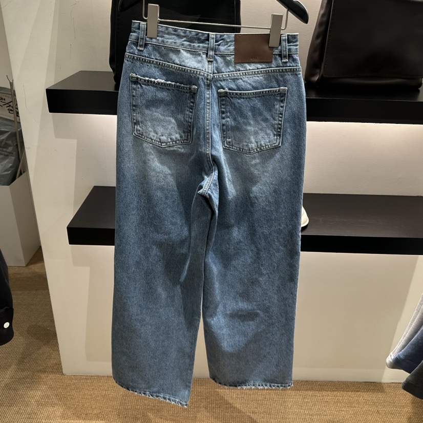 FEBRUARY 11韓國東大門代購女士新款26春夏職業熱賣牛仔褲FEBRUARY 11牛仔褲