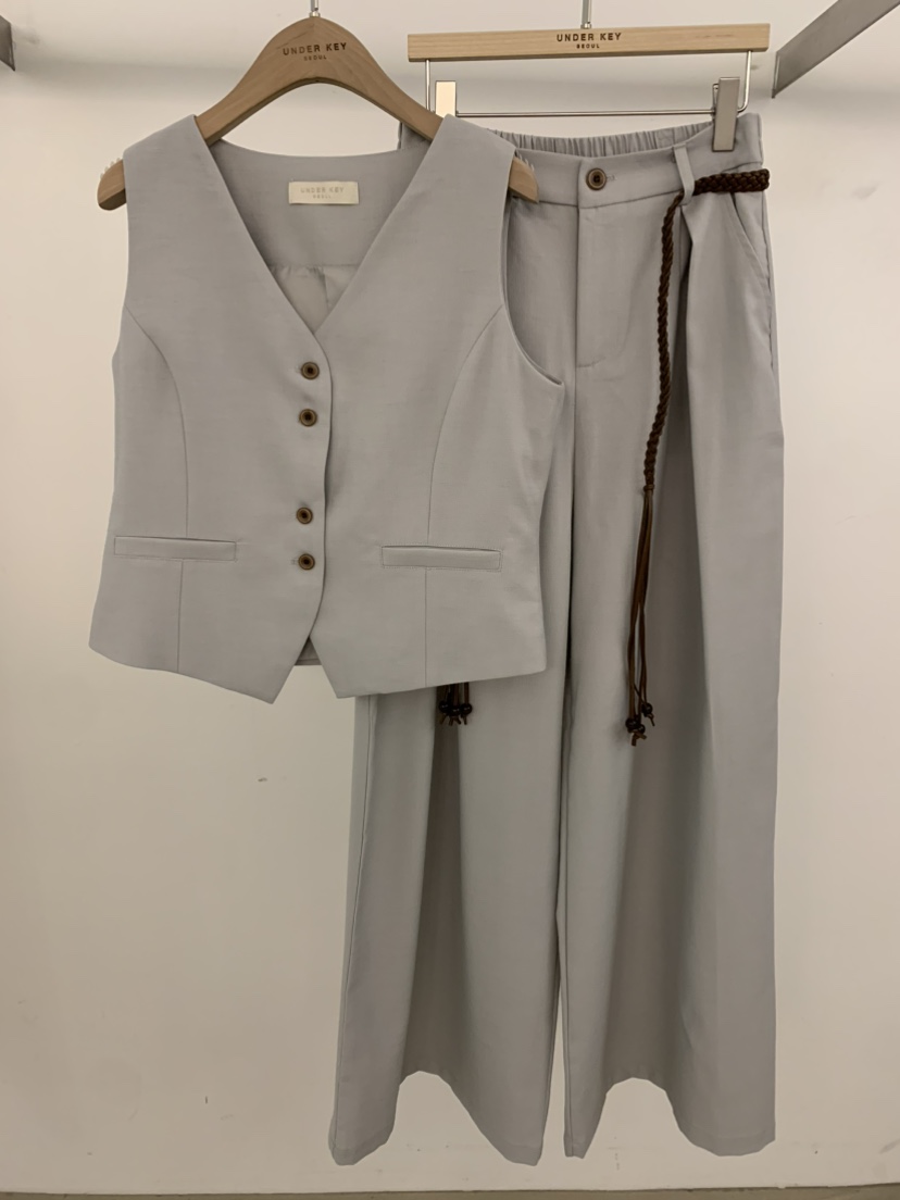 UNDER KEY韓國東大門直郵女裝新款推薦人氣職業套裝含腰帶UNDER KEY套裝圖色3