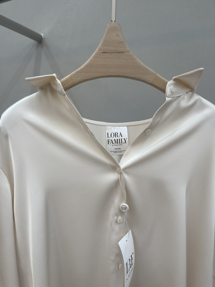 PLUS HONG-P韓國東大門直郵女裝新款推薦襯衫蕾絲衫不含吊帶絲綢LORA FAMILY/PLUS HONG襯衫/蕾絲衫