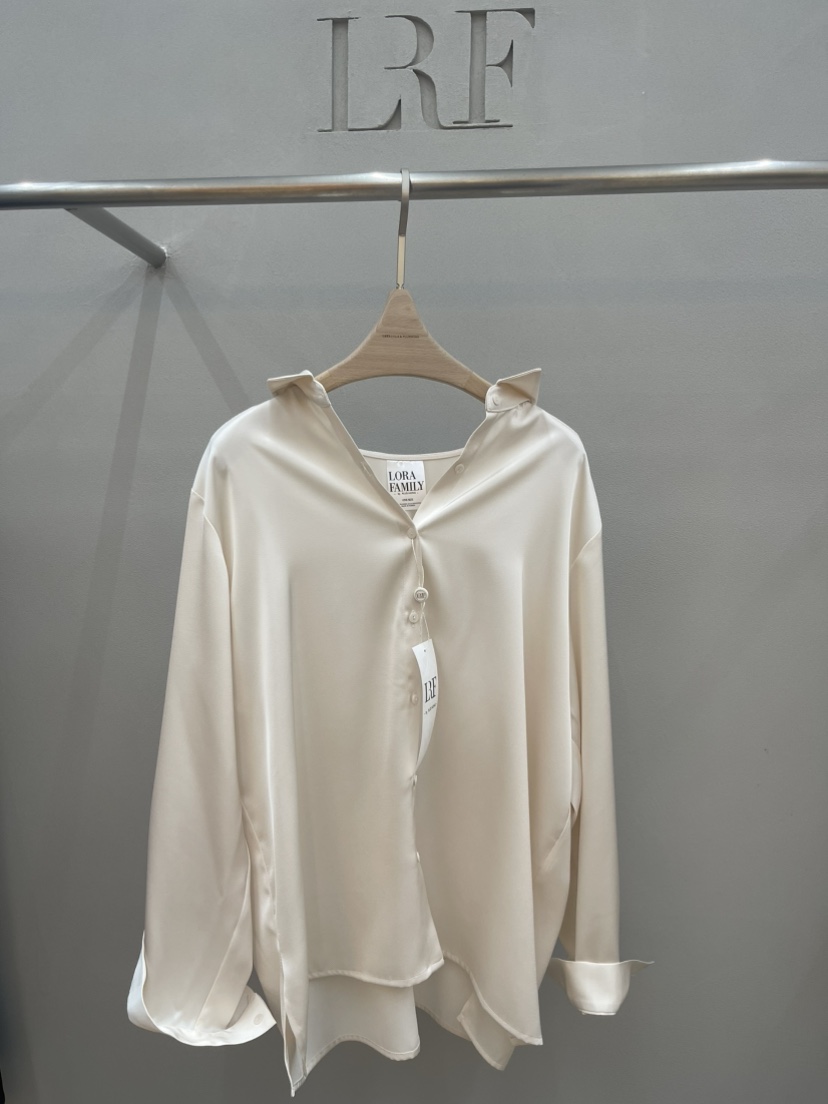 PLUS HONG-P韓國東大門直郵女裝新款推薦襯衫蕾絲衫不含吊帶絲綢LORA FAMILY/PLUS HONG襯衫/蕾絲衫圖色1