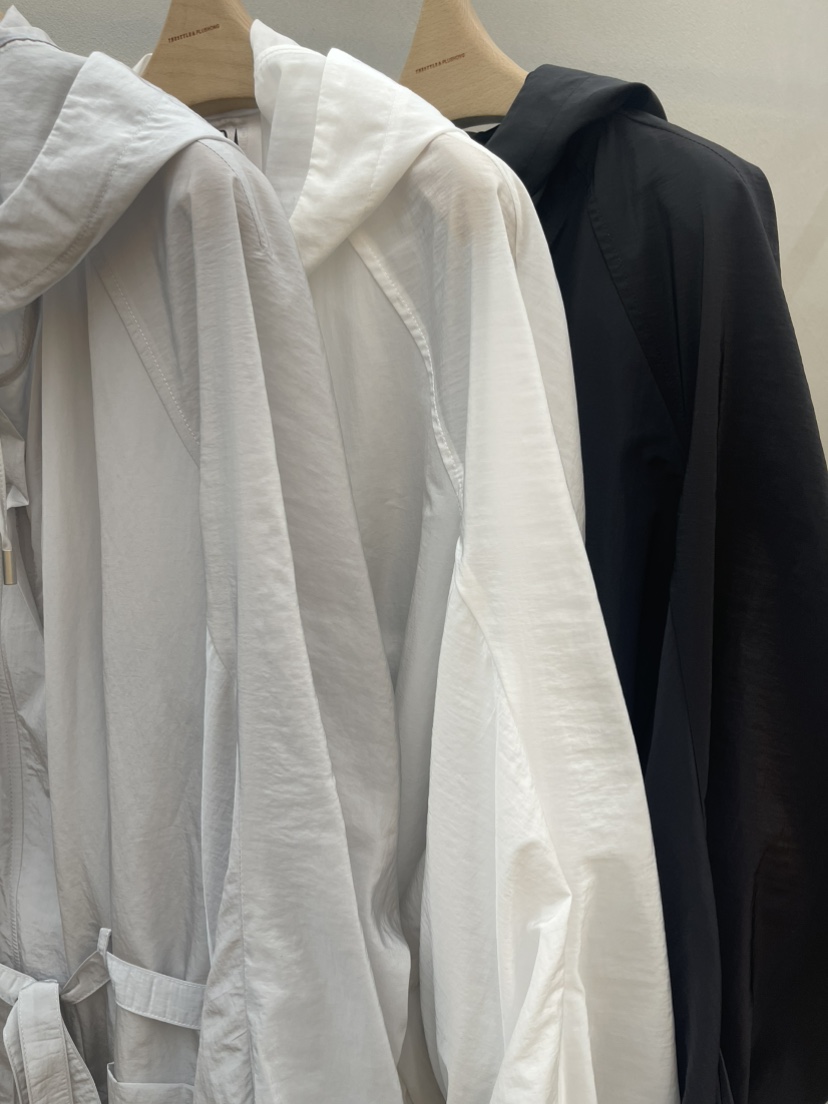 PLUS HONG-P韓國東大門直郵女裝新款人氣長款風衣含腰帶LORA FAMILY/PLUS HONG長款風衣