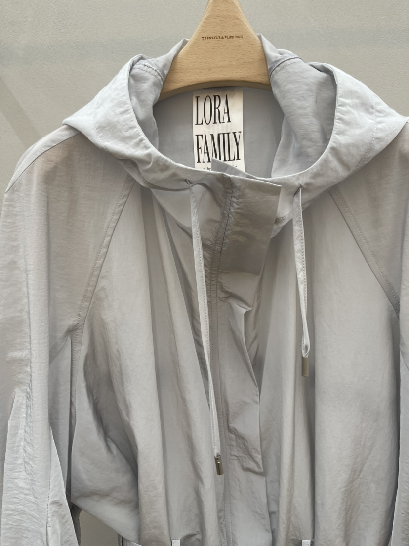 PLUS HONG-P韓國東大門直郵女裝新款人氣長款風衣含腰帶LORA FAMILY/PLUS HONG長款風衣