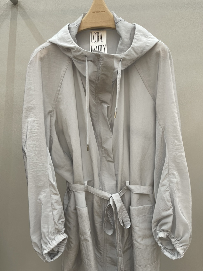 PLUS HONG-P韓國東大門直郵女裝新款人氣長款風衣含腰帶LORA FAMILY/PLUS HONG長款風衣