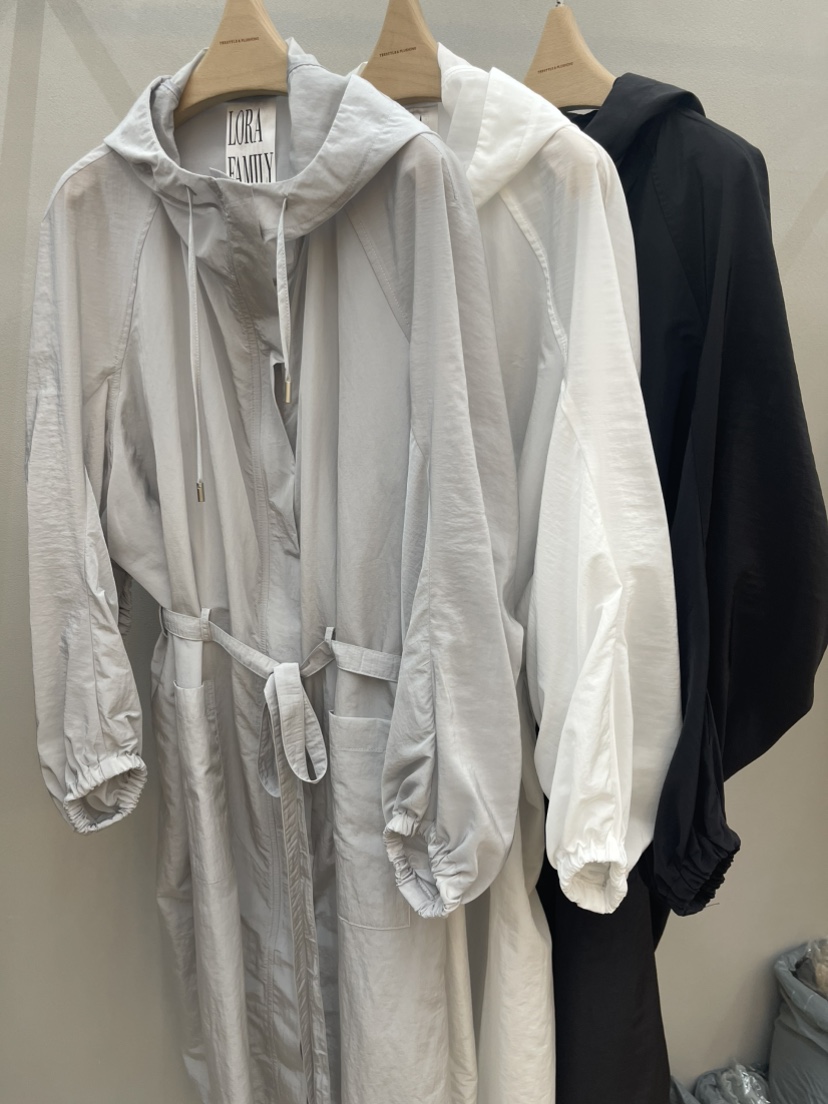 PLUS HONG-P韓國東大門直郵女裝新款人氣長款風衣含腰帶LORA FAMILY/PLUS HONG長款風衣