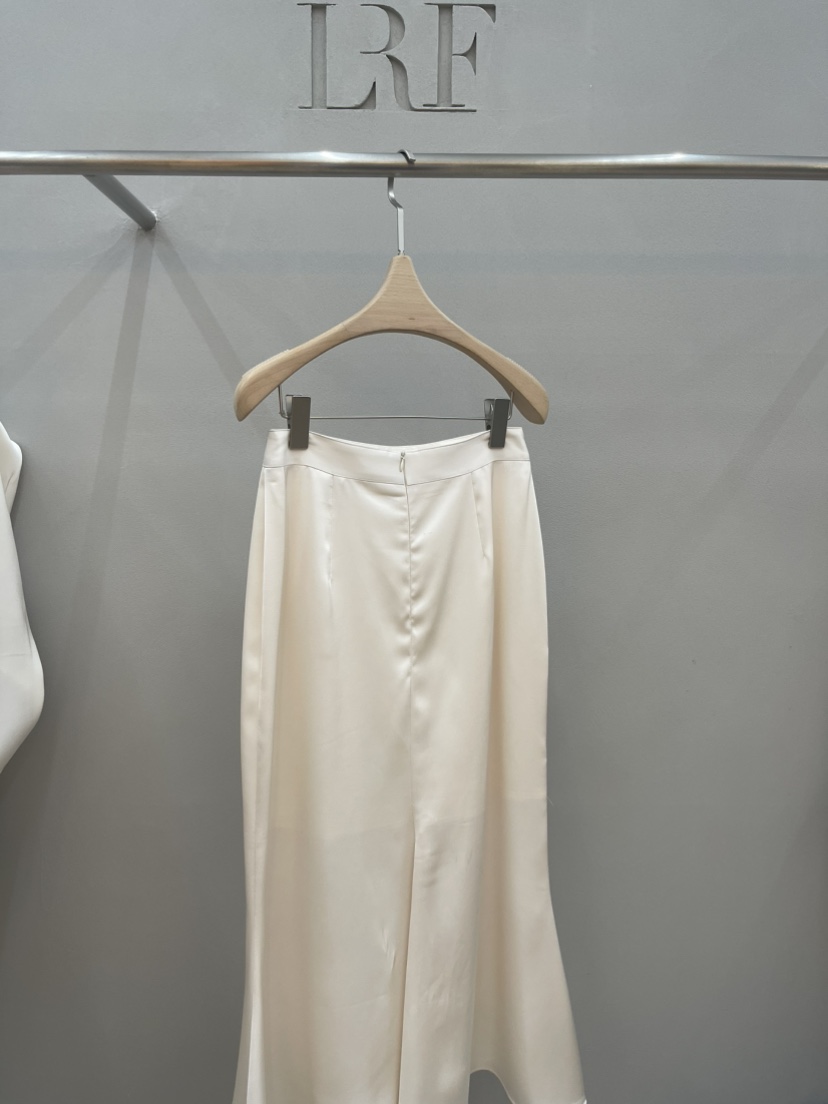 PLUS HONG-P韓國直郵女裝新品時尚人氣職業26春夏長裙絲綢LORA FAMILY/PLUS HONG長裙