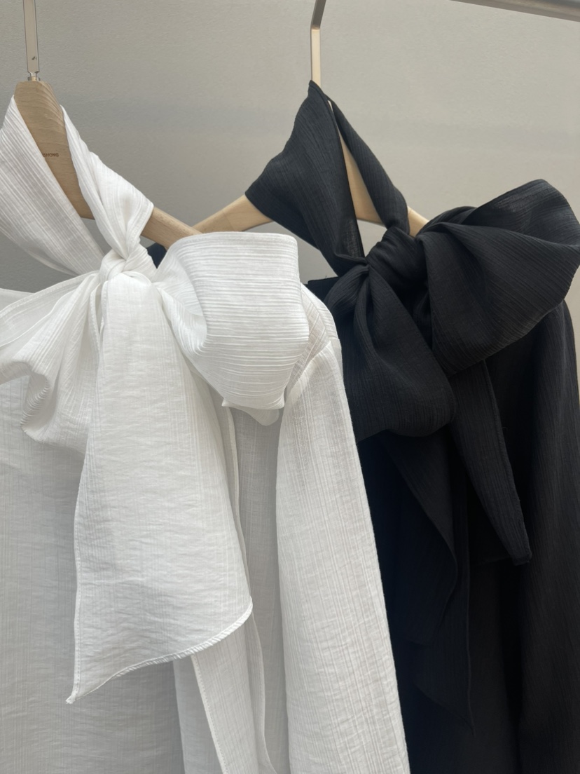 PLUS HONG-P韓國代購女士新款時尚襯衫蕾絲衫含圍巾系帶LORA FAMILY/PLUS HONG襯衫/蕾絲衫