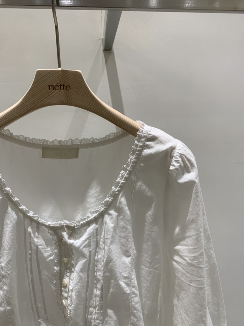 RIETTE韓國代購女士新品真品人氣推薦26春夏時尚襯衫蕾絲衫RIETTE襯衫/蕾絲衫