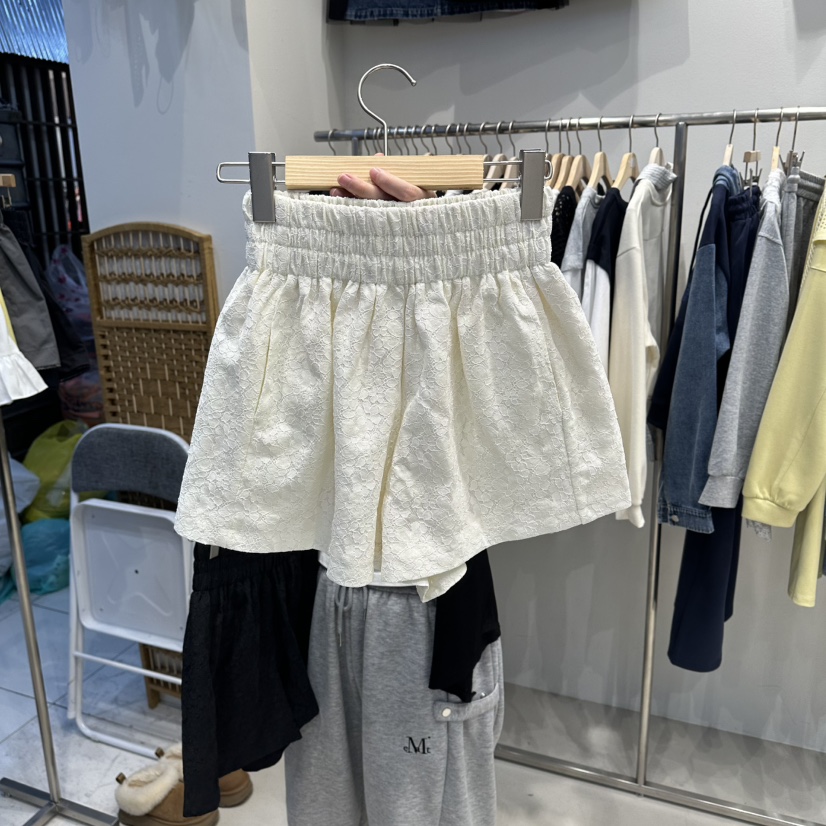 HOT PLACE/DREAM GIRIS/HOT ISSUE東大門實拍女裝新品職業短褲蕾絲HOT PLACE/DREAM GIRIS/HOT ISSUE短褲