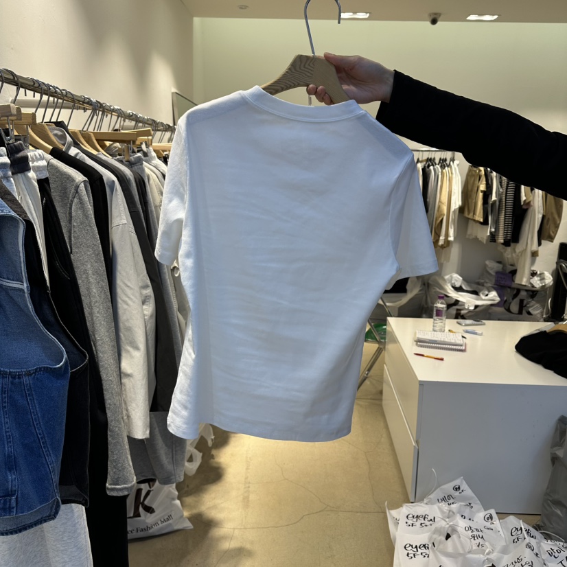 EYEFUL-Q韓國東大門直郵女裝新款人氣職業時尚熱賣推薦T恤eyefulT恤