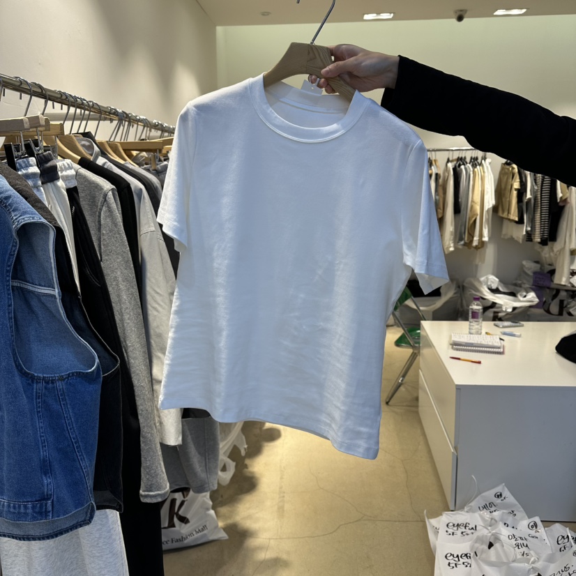 EYEFUL-Q韓國東大門直郵女裝新款人氣職業時尚熱賣推薦T恤eyefulT恤圖色1