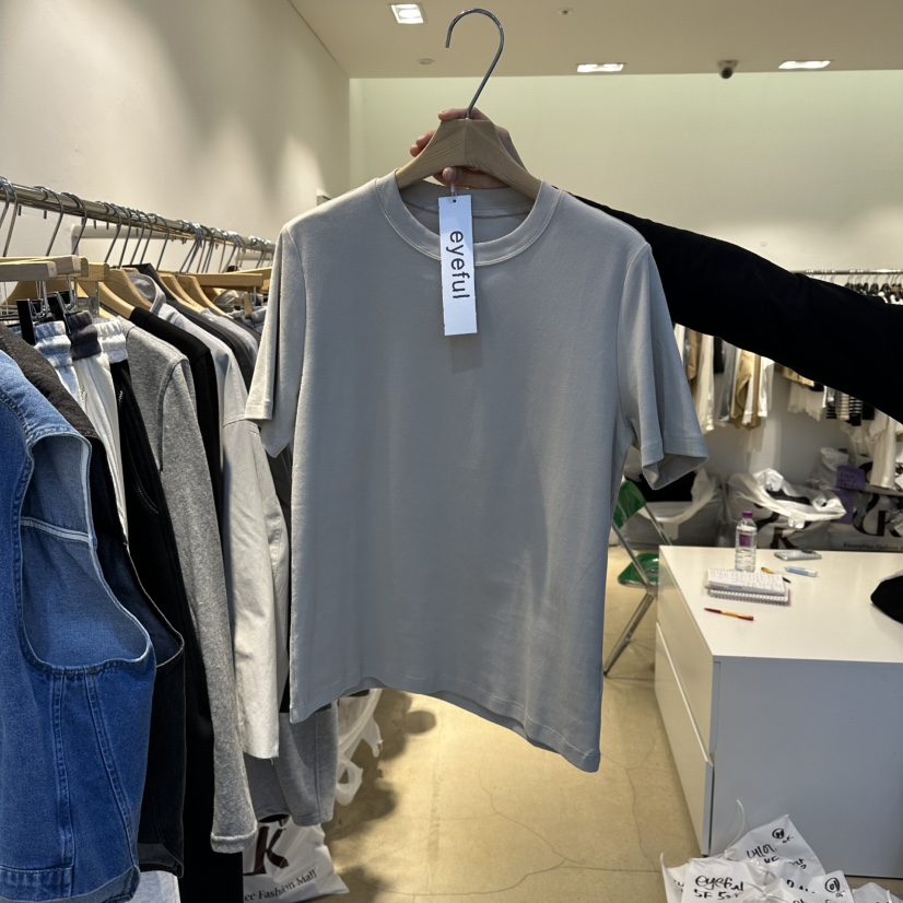 EYEFUL-Q韓國東大門直郵女裝新款人氣職業時尚熱賣推薦T恤eyefulT恤圖色2