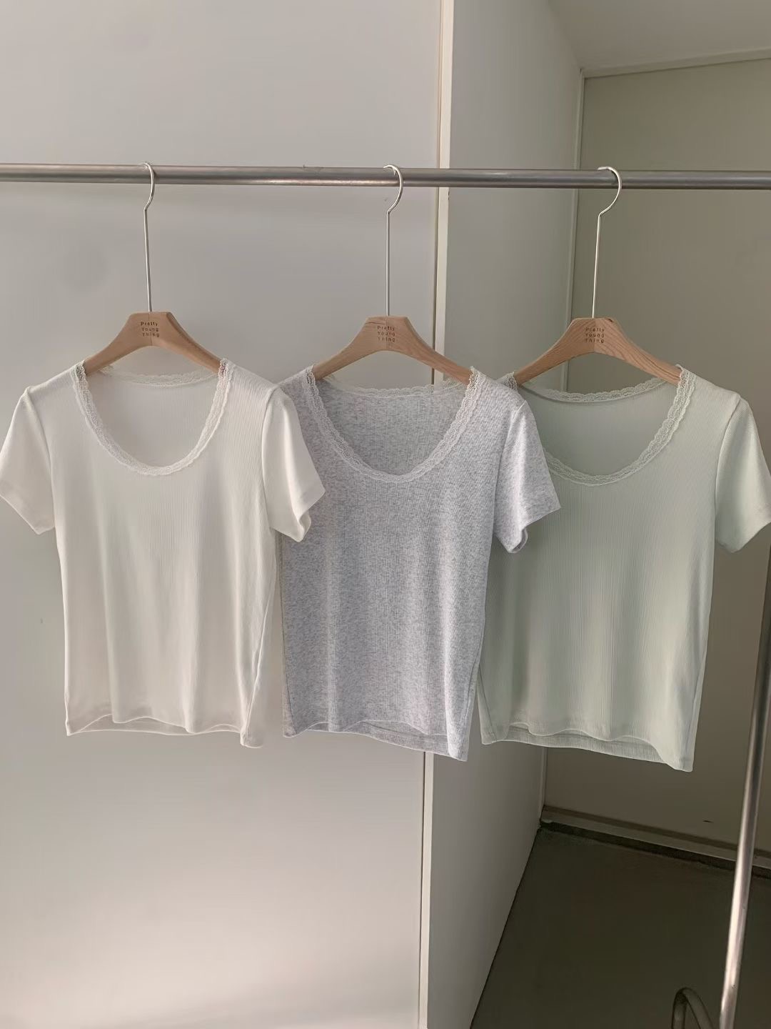 PYT-ot東大門直郵女士新品真品熱賣推薦人氣時尚T恤可愛的pretty young thingT恤