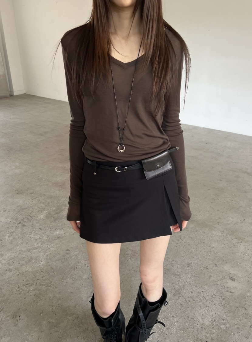 NOVUS韓國東大門代購女裝新款人氣26春夏推薦長袖T恤V領透明NOVUS長袖T恤