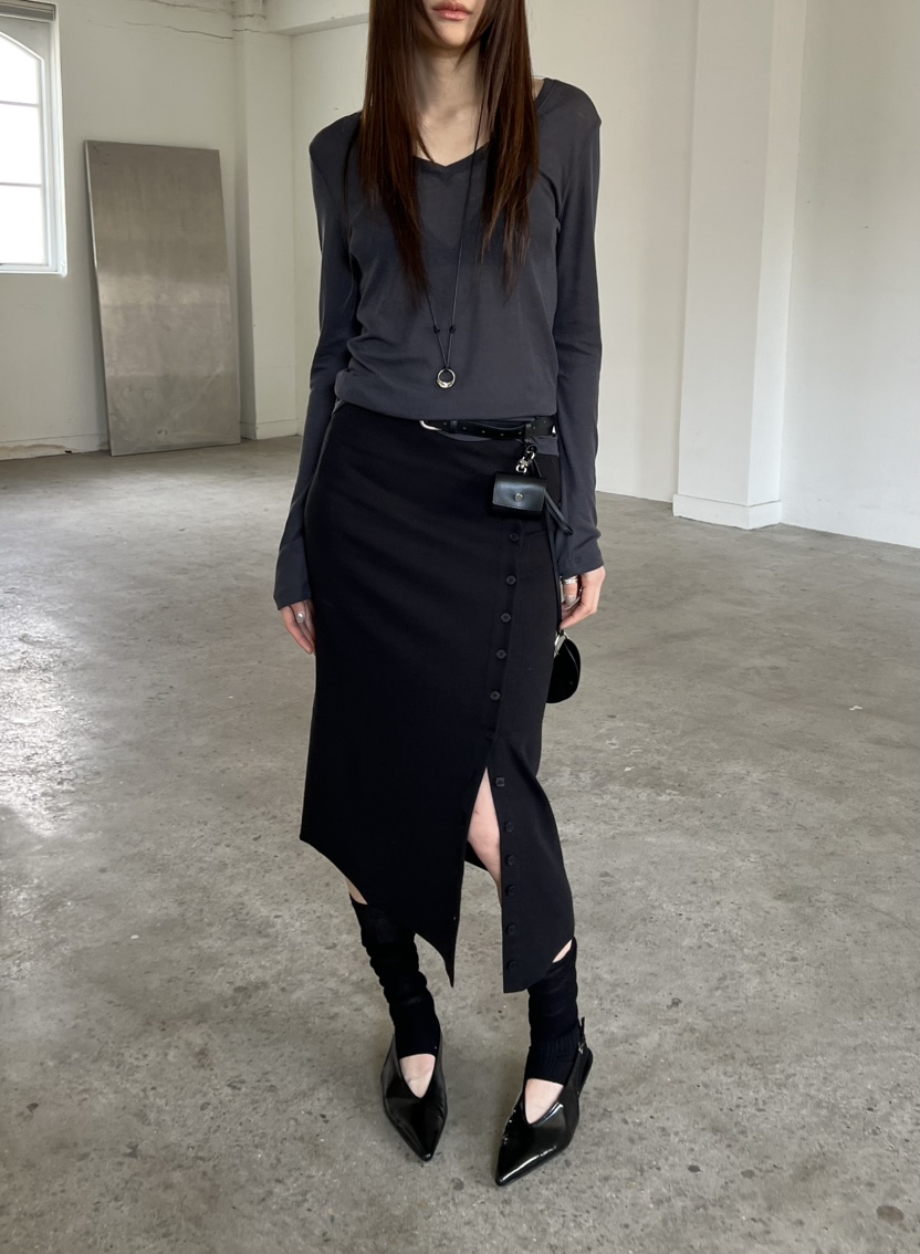 NOVUS韓國東大門代購女裝新款人氣26春夏推薦長袖T恤V領透明NOVUS長袖T恤