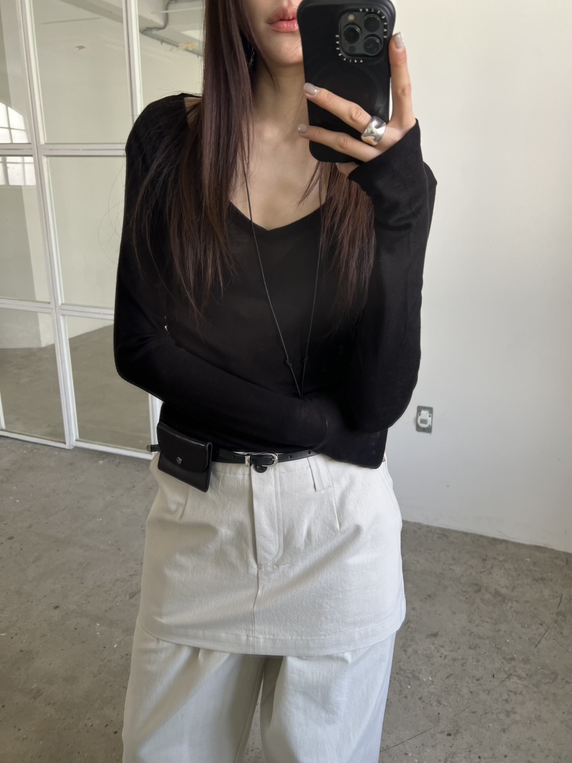 NOVUS韓國東大門代購女裝新款人氣26春夏推薦長袖T恤V領透明NOVUS長袖T恤