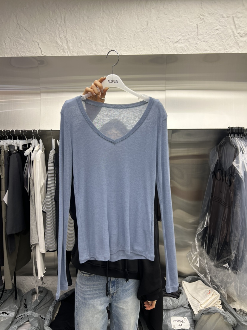 NOVUS韓國東大門代購女裝新款人氣26春夏推薦長袖T恤V領透明NOVUS長袖T恤圖色2