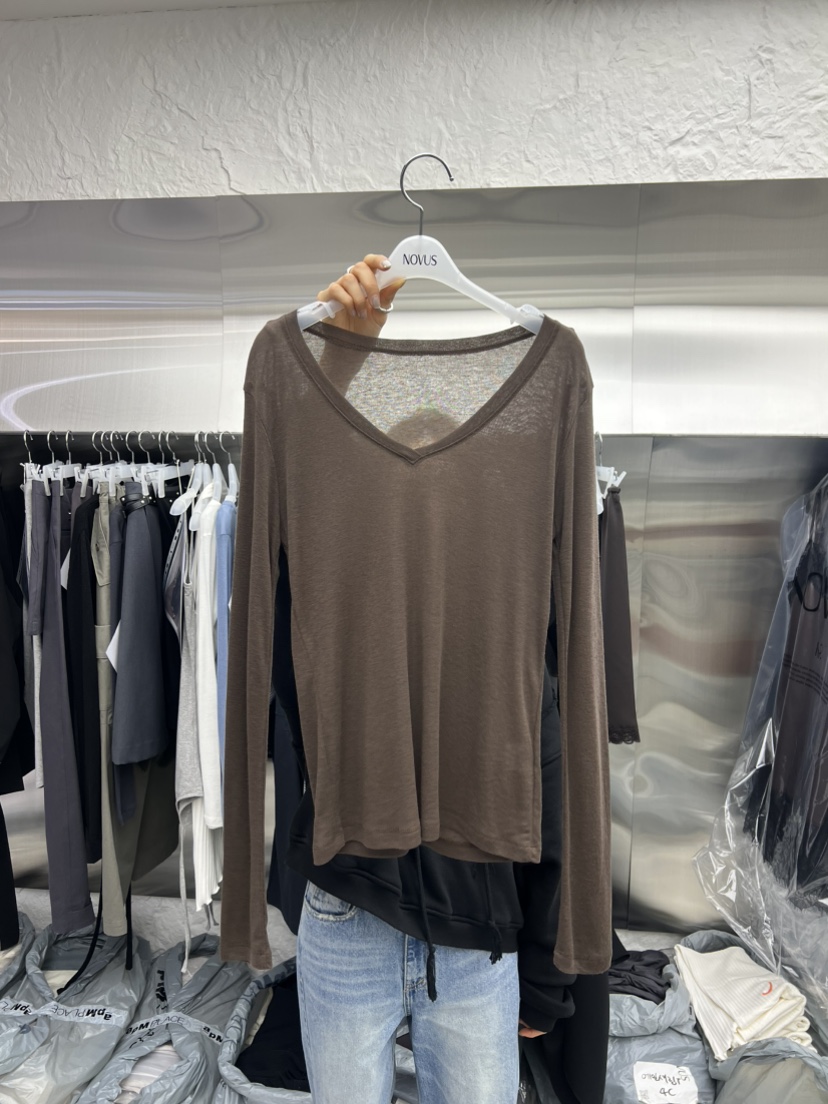 NOVUS韓國東大門代購女裝新款人氣26春夏推薦長袖T恤V領透明NOVUS長袖T恤圖色3