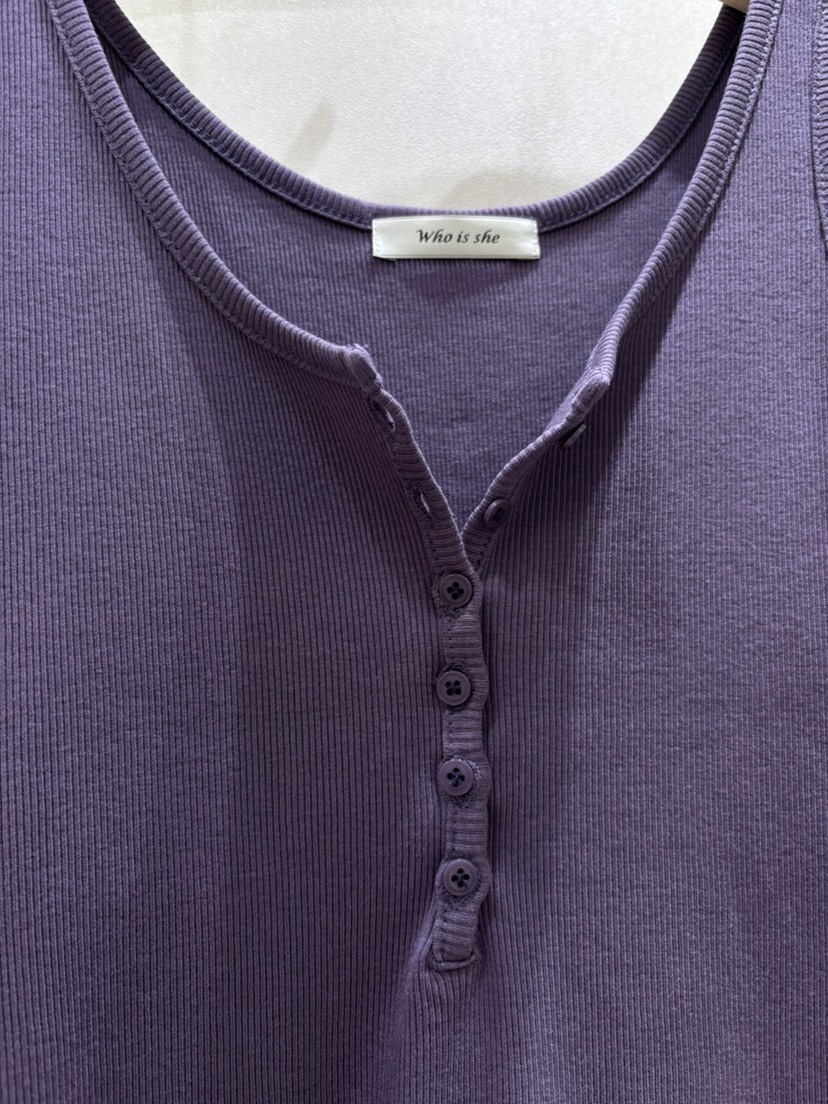 WHO IS SHE韓國東大門直郵女士新品推薦人氣熱賣吊帶背心WHO IS SHE吊帶/背心