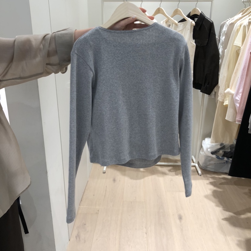 LIFFEY韓國東大門代購女裝新款時尚推薦人氣長袖T恤不含內搭LIFFEY長袖T恤