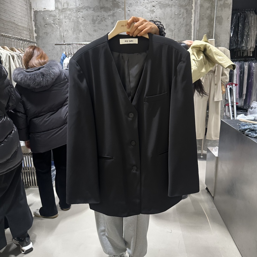 JUNI韓國直郵實拍女裝新品熱賣職業時尚休閑夾克不含內搭my juni夾克圖色2