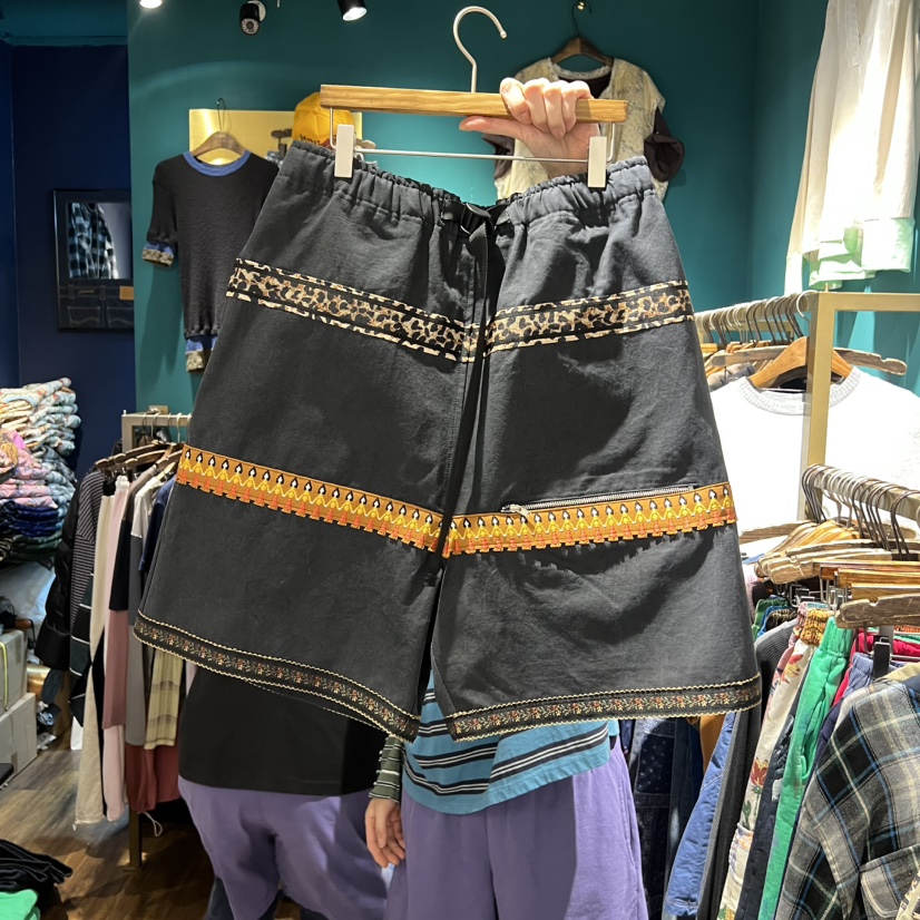 MERCI LINDA韓國東大門直郵女裝新品人氣職業26春夏短褲復古MERCI LINDA短褲圖色2