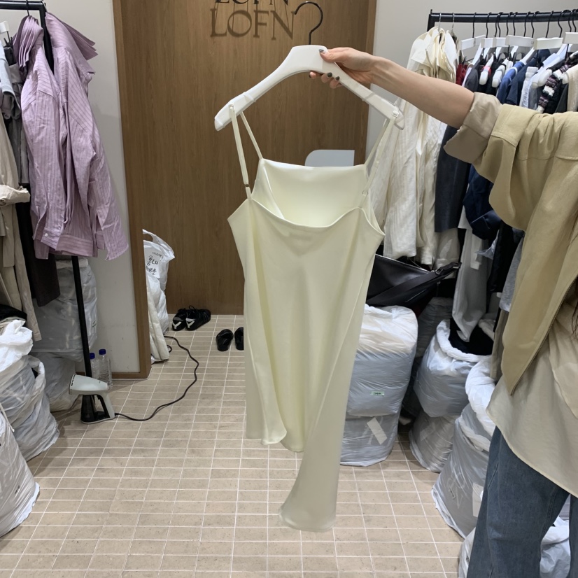 LOFN韓國直郵實拍女裝新款時尚職業26春夏連衣裙不含內搭LOFN連衣裙