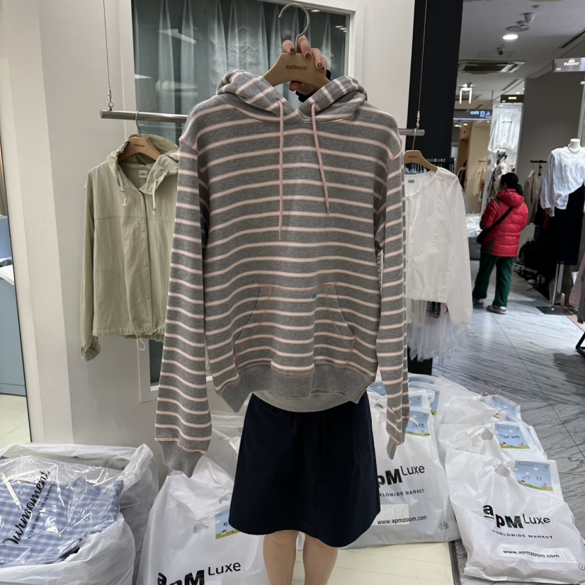 OURMOMENT韓國代購女裝新款職業休閑推薦26春夏熱賣時尚衛衣OURMOMENT衛衣圖色1