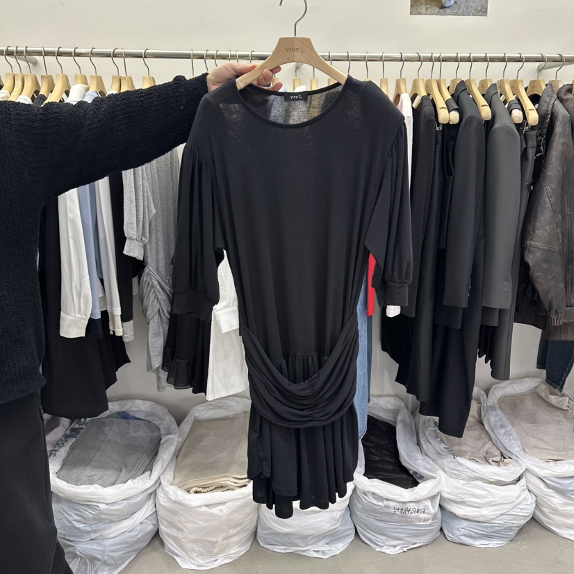 VIVEL韓國直郵女士新品職業人氣推薦休閑時尚26春夏連衣裙褶皺VIVEL連衣裙圖色2