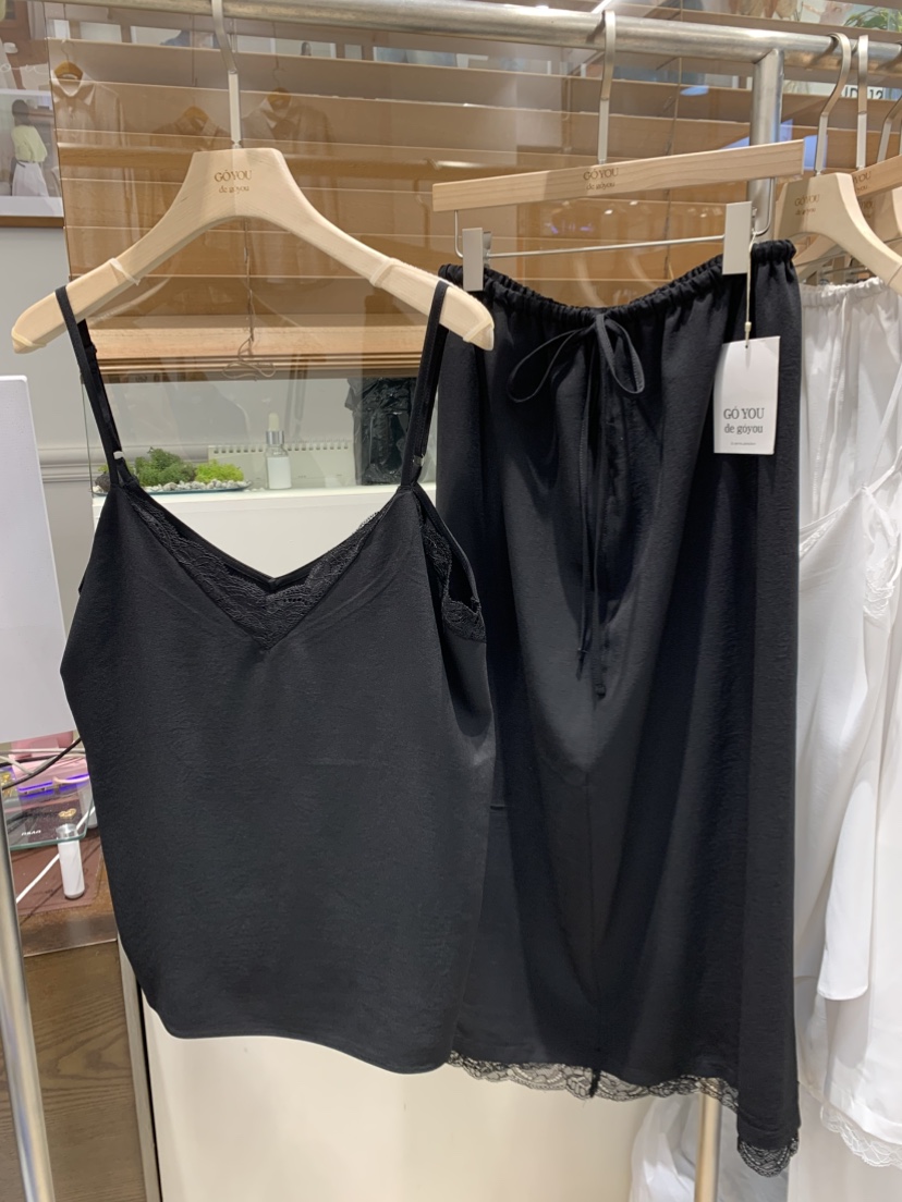 DE GO YOU韓國東大門直郵女裝新品休閑人氣職業套裝蕾絲DE GO YOU套裝圖色2