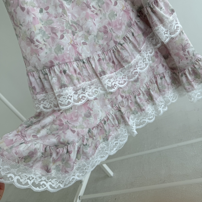 JENNY 1976韓國直郵實拍女裝新款推薦連衣裙不含項鏈花朵JENNY 1976連衣裙