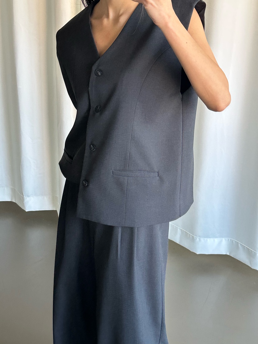 LE VASE韓國代購女裝新款推薦26春夏職業熱賣休閑人氣馬甲LE VASE馬甲