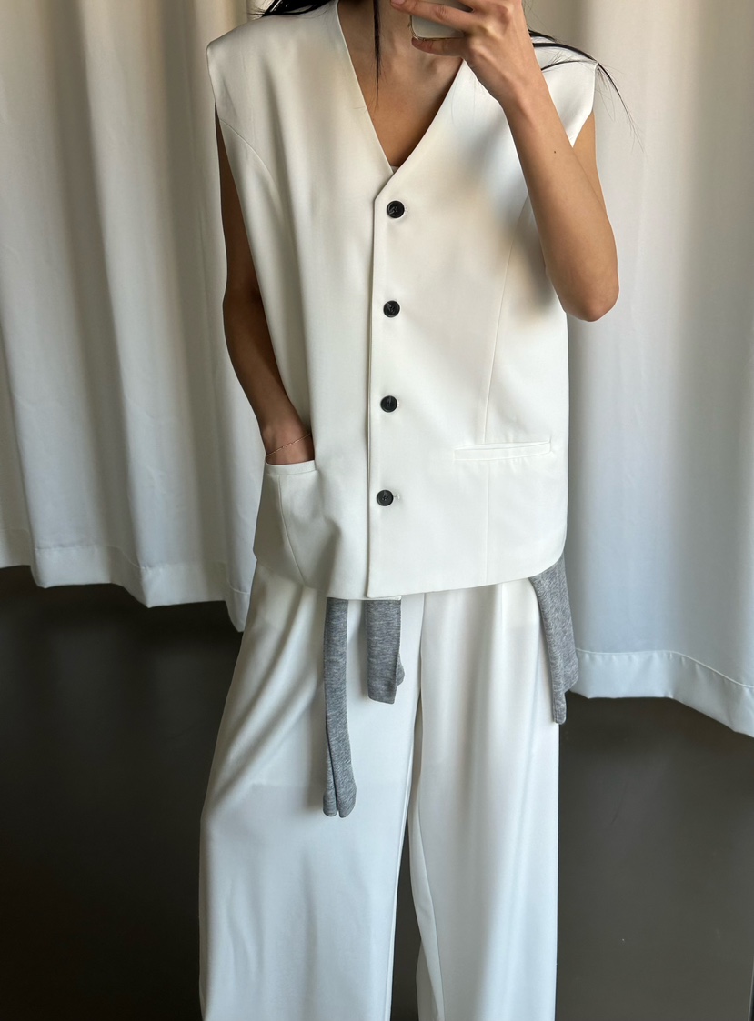 LE VASE韓國代購女裝新款推薦26春夏職業熱賣休閑人氣馬甲LE VASE馬甲圖色1