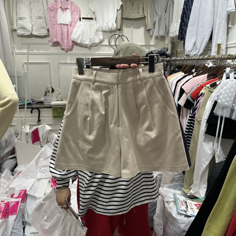 J.RITZY韓國直郵女士新款26春夏時尚職業真品推薦休閑短褲J.RITZY短褲圖色2米色