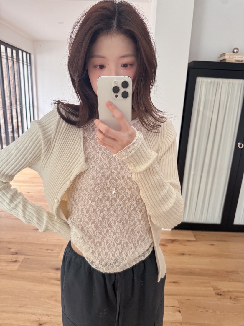 ERUME韓國直郵女士新款休閑時尚26春夏推薦熱賣長袖T恤蕾絲ERUME長袖T恤