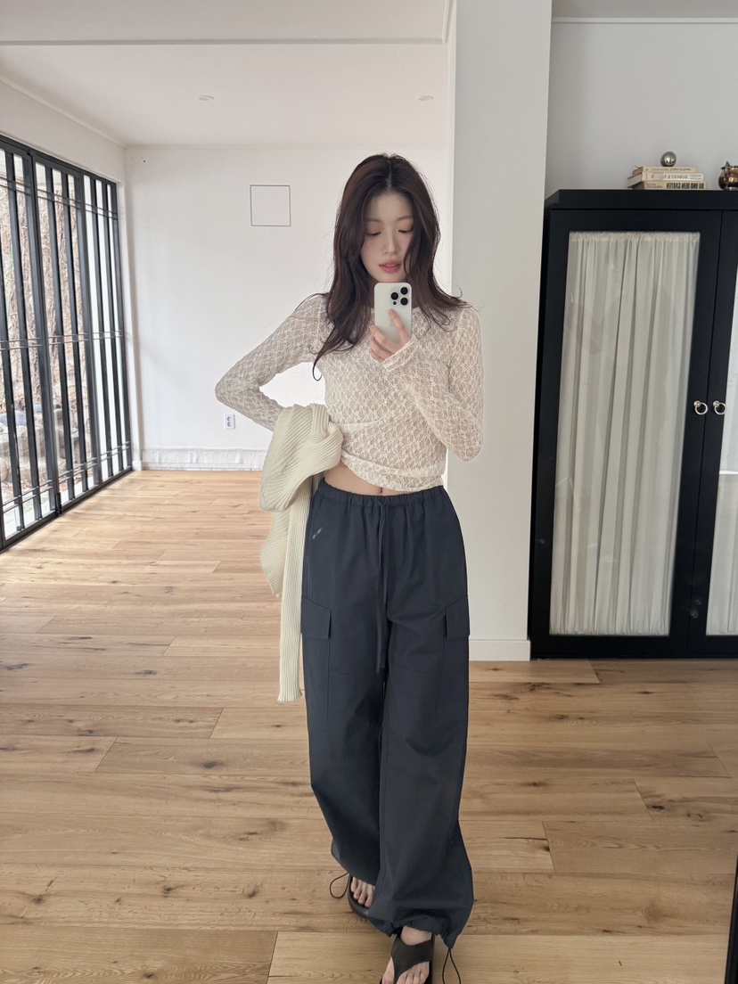 ERUME韓國直郵女士新款休閑時尚26春夏推薦熱賣長袖T恤蕾絲ERUME長袖T恤