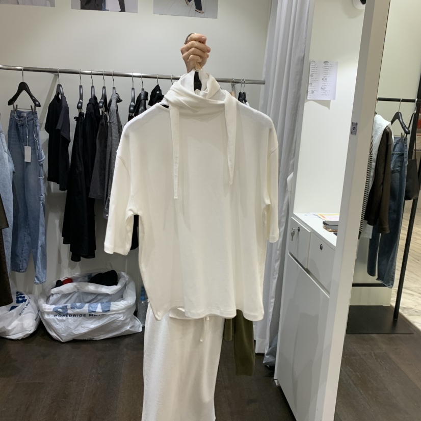 OURIN/THIS IS韓國東大門代購女士新品時尚熱賣T恤含圍巾OURIN/THIS IST恤圖色1