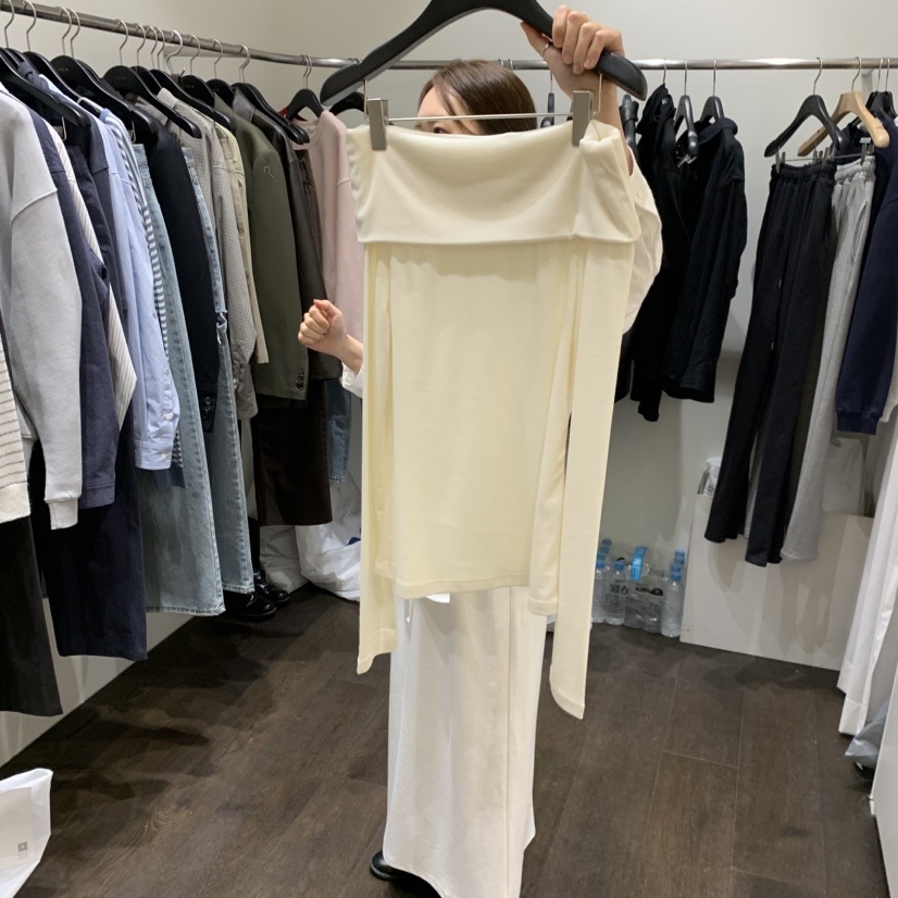 OURIN/THIS IS韓國東大門直郵女裝新品26春夏長袖T恤露肩OURIN/THIS IS長袖T恤圖色2