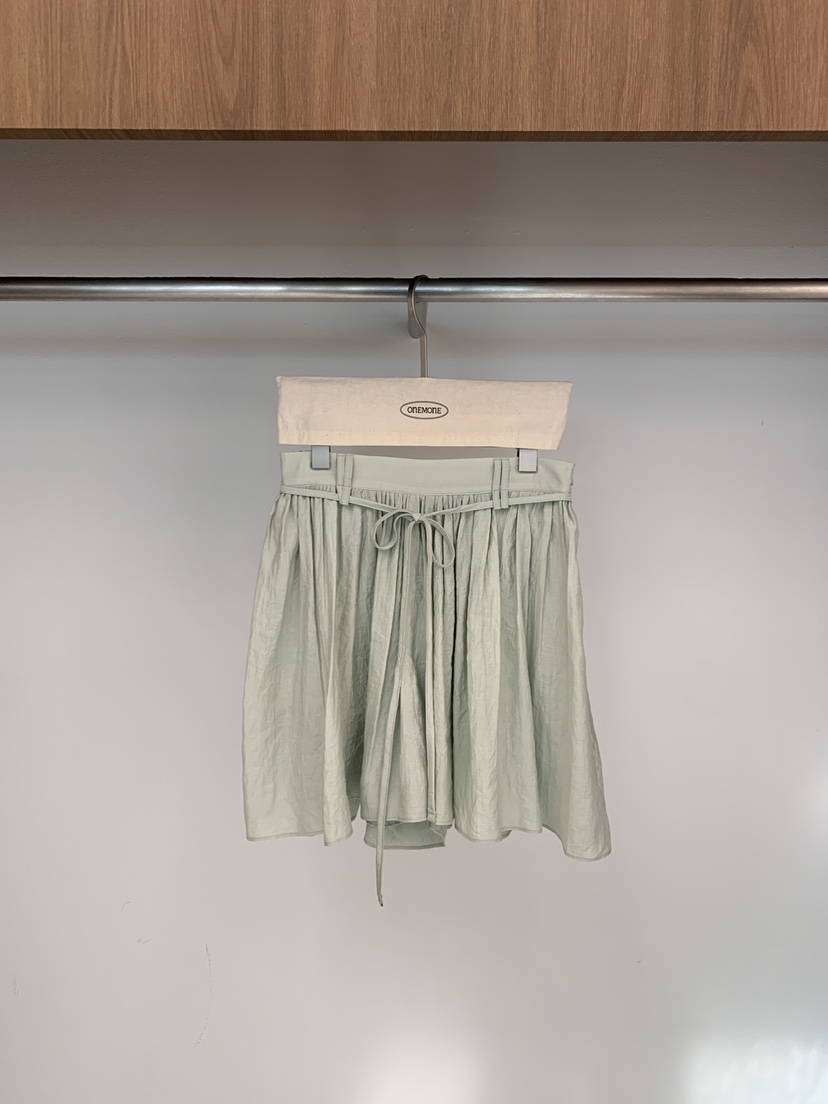 ONE MONE韓國直郵實拍女裝新品熱賣時尚休閑人氣短褲含腰繩ONE MONE短褲圖色2