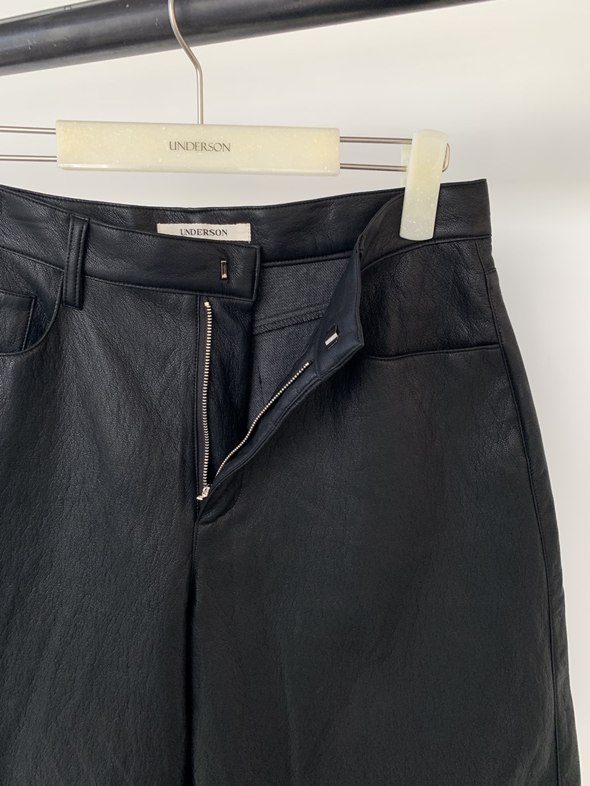 UNDERSON韓國代購女裝新品推薦休閑26春夏人氣熱賣短褲皮革UNDERSON短褲