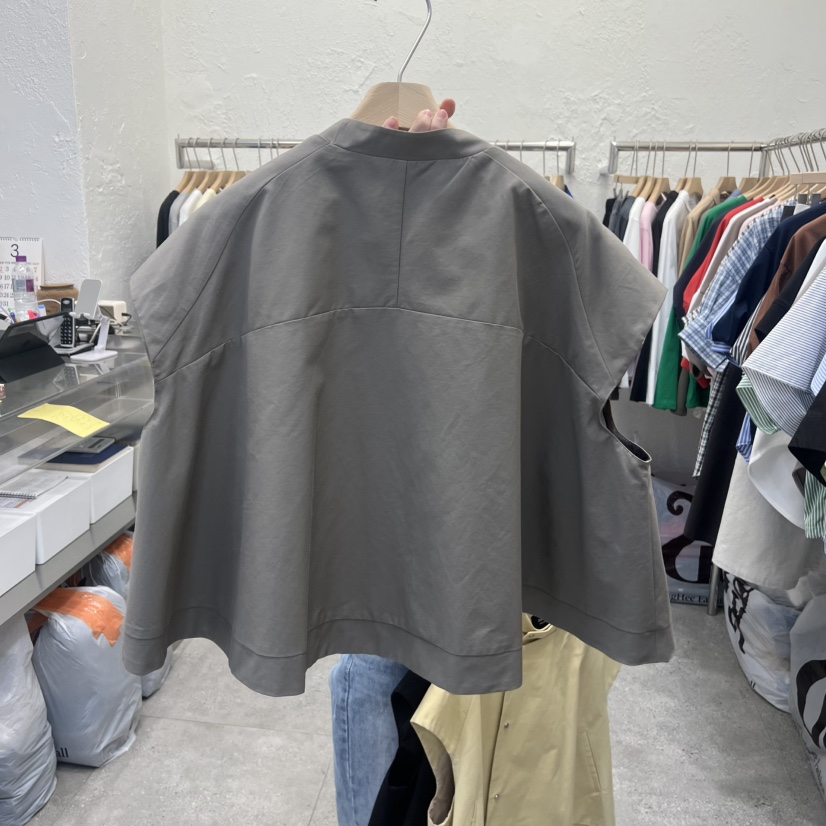 DA YLOG韓國東大門代購女裝新款26春夏熱賣馬甲披肩短款DA YLOG馬甲