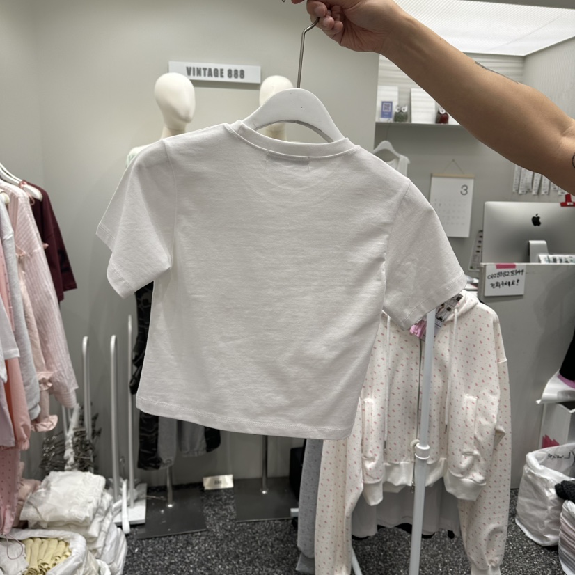 VINTAGE 888韓國東大門直郵女裝新品熱賣26春夏T恤天鵝絨短款VINTAGE888/TRIPLE EIGHTT恤