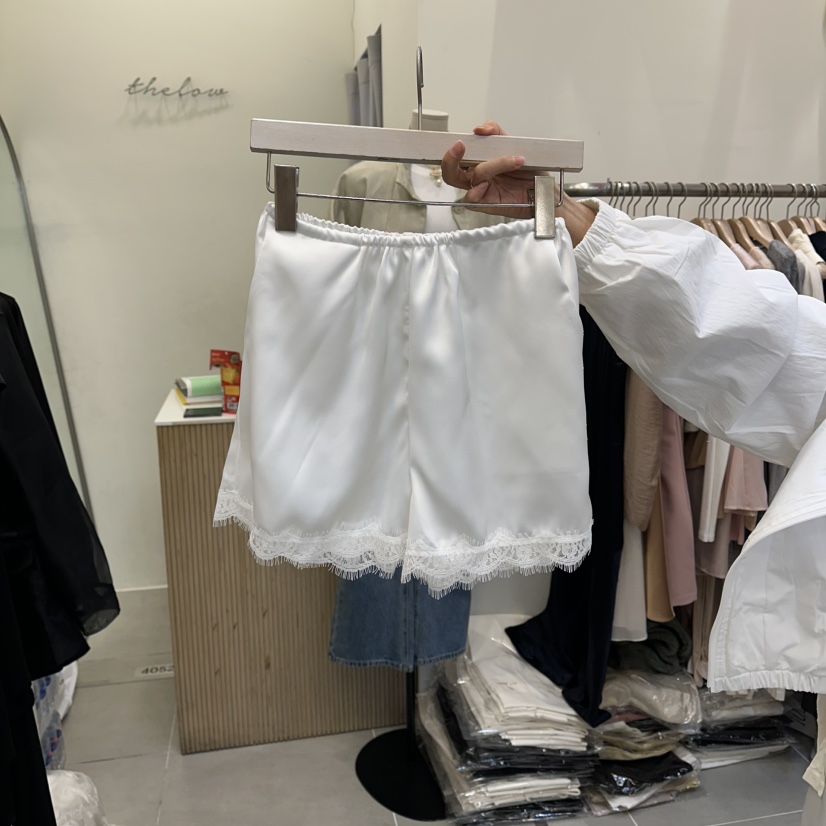 THE LOW韓國代購女士新款休閑職業人氣26春夏熱賣短褲緞面THE LOW短褲圖色1