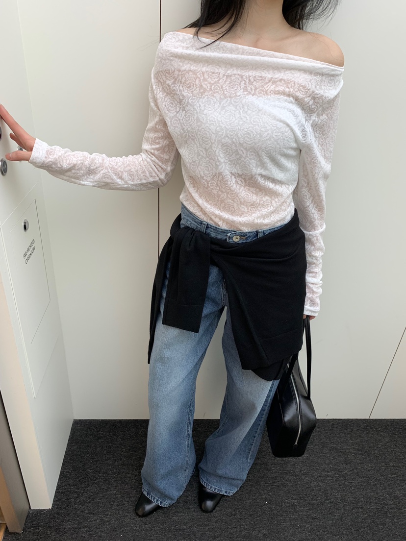 BLACK PIG韓國東大門代購女裝新款人氣26春夏長袖T恤花朵露肩VIVIAN_LEE長袖T恤