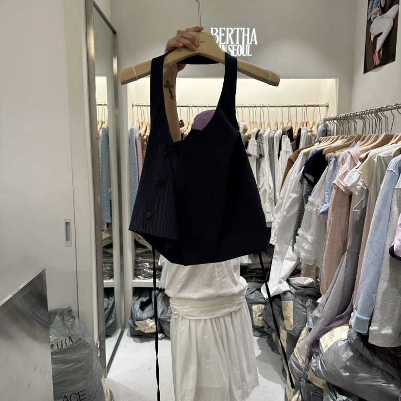 BERTHA韓國直郵女裝新品人氣時尚熱賣推薦職業休閑吊帶背心BERTHA吊帶/背心圖色2深藍色