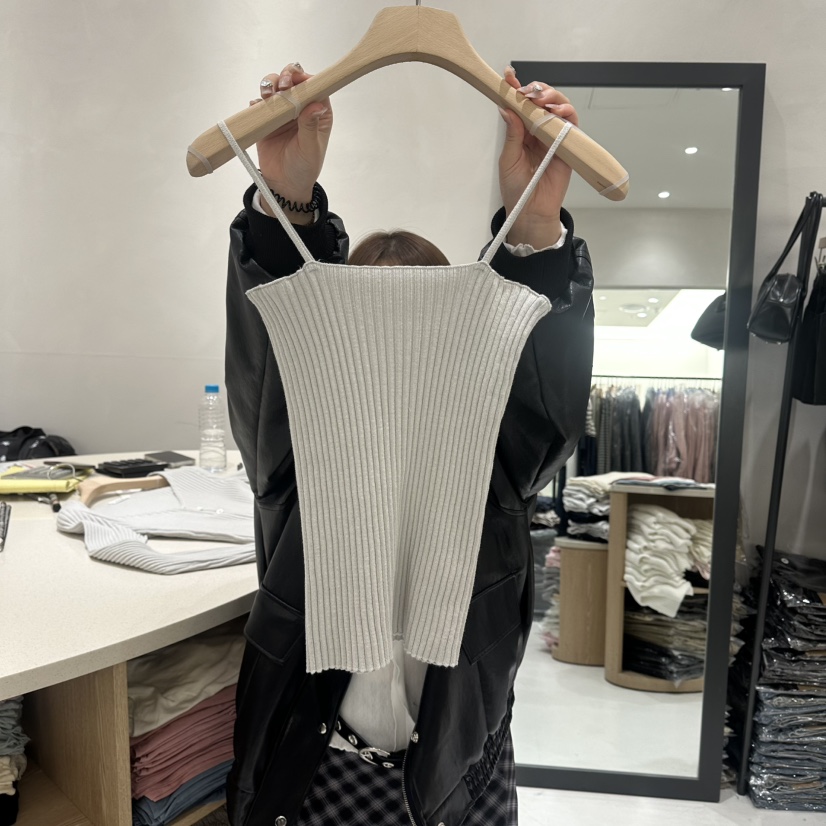 AURA韓國直郵女裝新品時尚職業推薦人氣休閑吊帶背心羅紋Au ra吊帶/背心