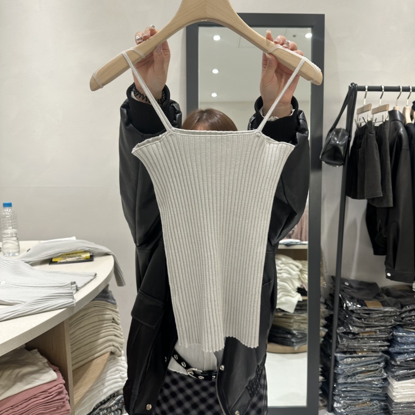 AURA韓國直郵女裝新品時尚職業推薦人氣休閑吊帶背心羅紋Au ra吊帶/背心圖色2