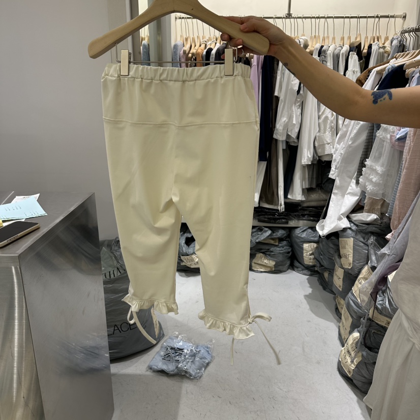 BERTHA韓國東大門直郵女裝新品人氣打底褲鯊魚褲荷葉邊緊身褲BERTHA打底褲/鯊魚褲